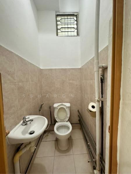 136 Bedok North Avenue 3, 136 Bedok North Avenue 3, 1,625 sqft, Shop / Shophouse For Sale, by Ssharon Loh, 500241585 - CommercialGuru.com.sg
