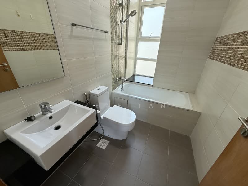 Sunshine Grandeur, 63 Lorong K Telok Kurau, 1 Bedroom, 635 sqft, Apartment For Rent, by Irene Tan, 500241589 - Bathroom - PropertyGuru.com.sg