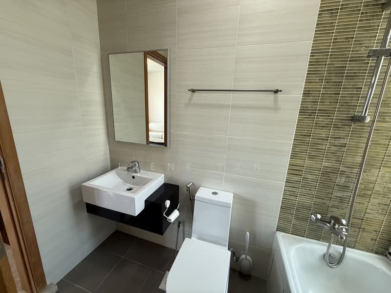 Sunshine Grandeur, 63 Lorong K Telok Kurau, 1 Bedroom, 635 sqft, Apartment For Rent, by Irene Tan, 500241589 - Bathroom - PropertyGuru.com.sg
