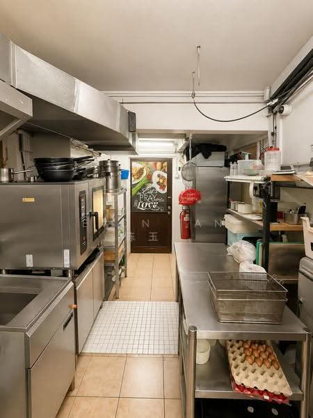 ✧ Kampong Glam Ground Floor Restaurant (Dine-in), Kandahar Street | Arab Street | North Bridge Road, 812 sqft, Food & Beverage For Rent, by Evon Tan 陈玉凤, 500241592 - Kitchen - CommercialGuru.com.sg
