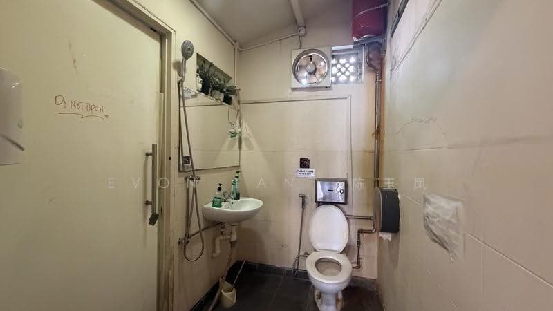 ✧ Kampong Glam Ground Floor Restaurant (Dine-in), Kandahar Street | Arab Street | North Bridge Road, Beach Road / Bugis / Rochor, 812 sqft, Food & Beverage For Rent, by Evon Tan 陈玉凤, 500241592 - Bathroom - CommercialGuru.com.sg