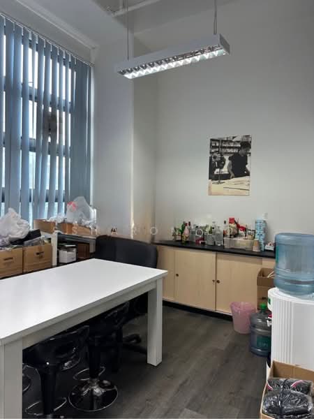 E-Centre @ Redhill, 3791 Jalan Bukit Merah, 1,173 sqft, Light Industrial (B1) For Sale, by Ssharon Loh, 500241624 - CommercialGuru.com.sg