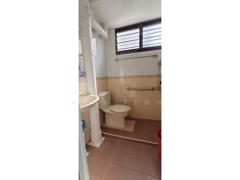 318 Clementi Avenue 4, 318 Clementi Avenue 4, Buona Vista / West Coast / Clementi New Town, Room Rental, 100 sqft, HDB Flat For Rent, by Alex Teoh, 500241634 - Bathroom - PropertyGuru.com.sg