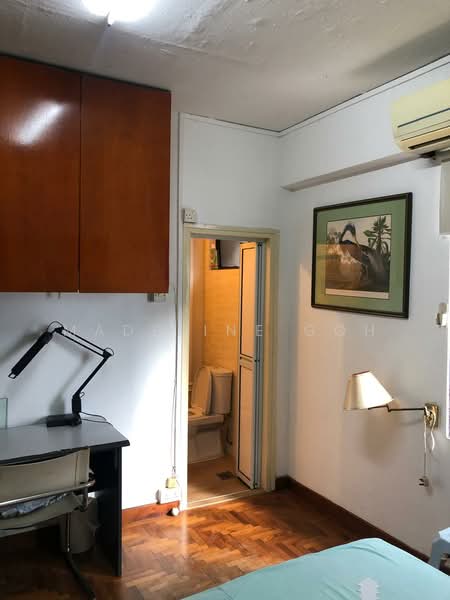 Bencoolen House, 27 Bencoolen Street, 3 Bedrooms, 1,300 sqft, Apartment For Sale, by Madeline Goh, 500241639 - Bedroom - PropertyGuru.com.sg