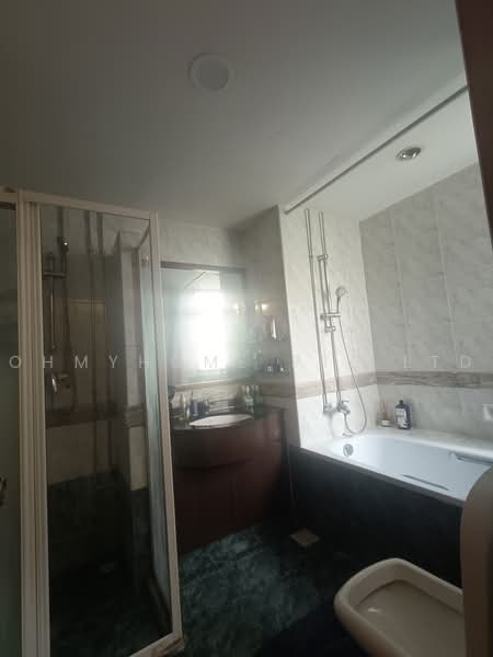 The Florida, 78 Hougang Avenue 7, 3 Bedrooms, 1,389 sqft, Condominium For Sale, by EVON NG, 500241652 - Bathroom - PropertyGuru.com.sg