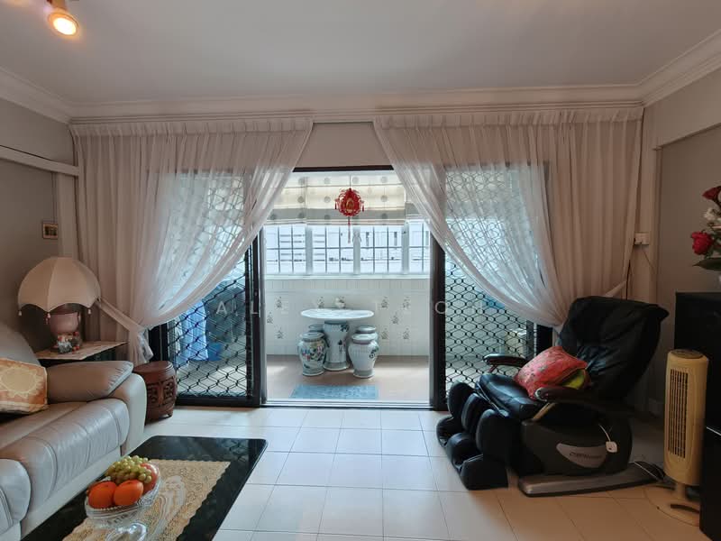 221 Bukit Batok East Avenue 3, 221 Bukit Batok East Avenue 3, 4 Bedrooms, 1,604 sqft, HDB Flat For Sale, by Alex Teoh, 500241661 - Living Room - PropertyGuru.com.sg