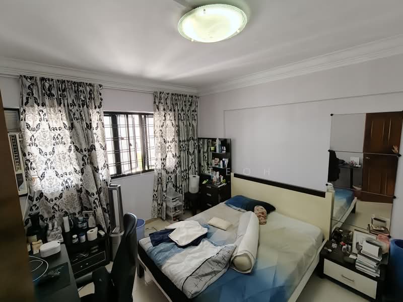 221 Bukit Batok East Avenue 3, 221 Bukit Batok East Avenue 3, 4 Bedrooms, 1,604 sqft, HDB Flat For Sale, by Alex Teoh, 500241661 - Bedroom - PropertyGuru.com.sg