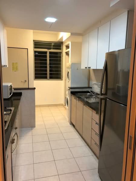 Lakeholmz, 82 Corporation Road, 3 Bedrooms, 1,249 sqft, Condominium For Sale, by Jean Lim, 500241703 - Kitchen - PropertyGuru.com.sg