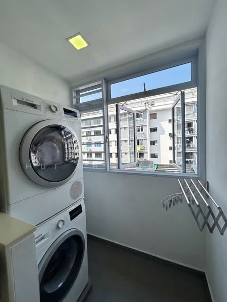 867 Tampines Street 83, 867 Tampines Street 83, 3 Bedrooms, 1,119 sqft, HDB Flat For Sale, by Hui Chew Chia, 500241730 - Interior - PropertyGuru.com.sg
