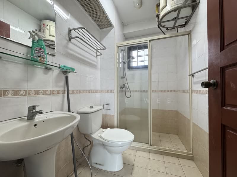 157A Rivervale Crescent, 157A Rivervale Crescent, 4 Bedrooms, 1,195 sqft, HDB Flat For Sale, by Jasmine Wee, 500241732 - Bathroom - PropertyGuru.com.sg