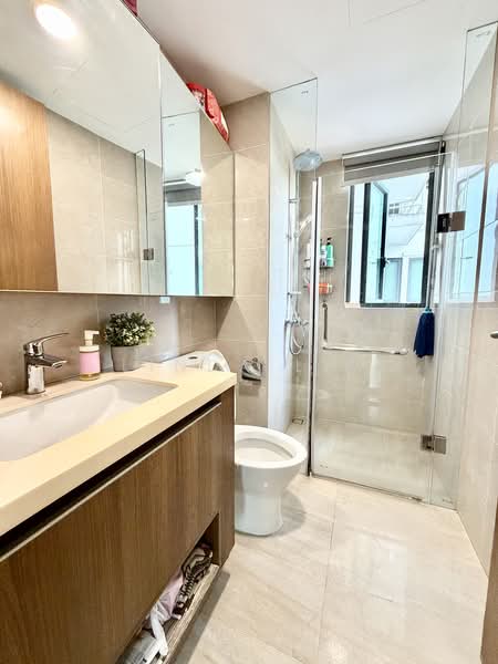 Kingsford Waterbay, 84 Upper Serangoon View, Hougang / Punggol / Sengkang, 3 Bedrooms, 893 sqft, Condominium For Sale, by Linda Lim, 500241740 - Bathroom - PropertyGuru.com.sg