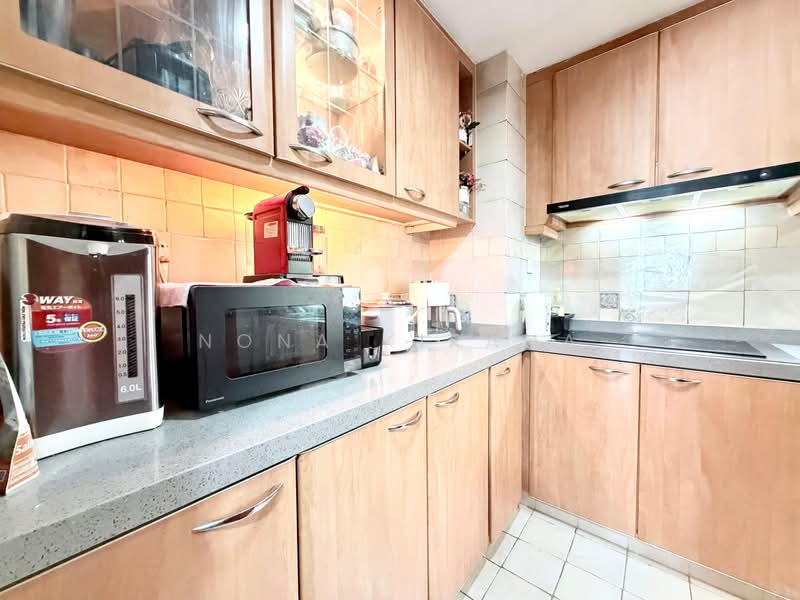 Seletar Springs Condominium, 100 Gerald Drive, 3 Bedrooms, 1,323 sqft, Condominium For Sale, by Nona Kirana, 500241741 - Kitchen - PropertyGuru.com.sg