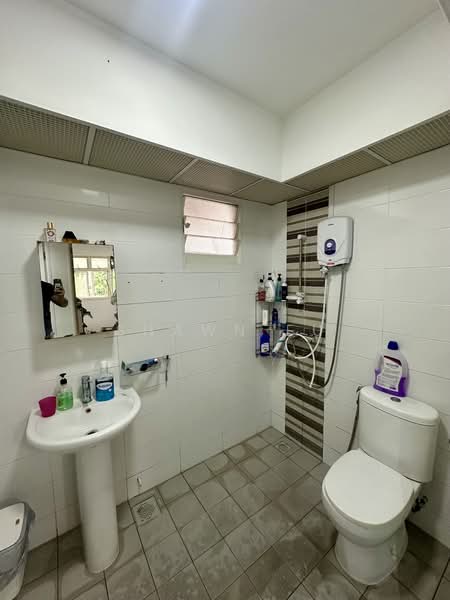 663B Punggol Drive, 663B Punggol Drive, Hougang / Punggol / Sengkang, Room Rental, 120 sqft, HDB Flat For Rent, by Shawn Eu, 500241760 - Bathroom - PropertyGuru.com.sg