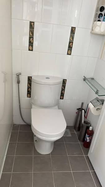 416 Clementi Avenue 1, 416 Clementi Avenue 1, Room Rental, 300 sqft, HDB Flat For Rent, by Wah Wah Hlaing, 500241761 - Bathroom - PropertyGuru.com.sg