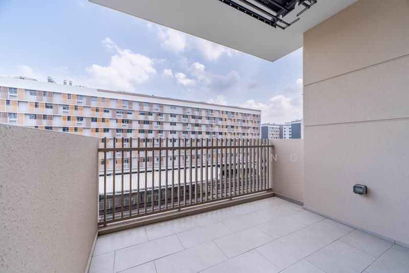 The Vales, 83 Anchorvale Crescent, 3 Bedrooms, 1,044 sqft, Condominium For Sale, by Lim Xin Ping, 500241762 - Balcony - PropertyGuru.com.sg