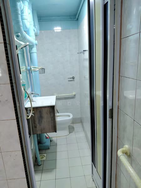 21 Balam Road, 21 Balam Road, 2 Bedrooms, 645 sqft, HDB Flat For Rent, by Lissandre See, 500241764 - Bathroom - PropertyGuru.com.sg