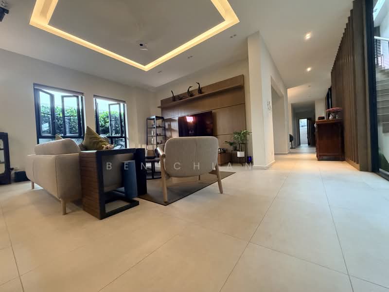 SERANGOON GARDEN ESTATE, SERANGOON GARDEN ESTATE, 4 Bedrooms, 5,000 sqft, Semi-Detached House For Sale, by Ben Chiang, 500241770 - Living Room - PropertyGuru.com.sg
