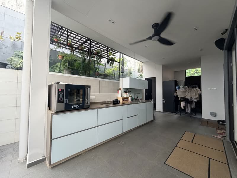 SERANGOON GARDEN ESTATE, SERANGOON GARDEN ESTATE, 4 Bedrooms, 5,000 sqft, Semi-Detached House For Sale, by Ben Chiang, 500241770 - Kitchen - PropertyGuru.com.sg
