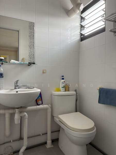 178 Ang Mo Kio Avenue 4, 178 Ang Mo Kio Avenue 4, 3 Bedrooms, 1,001 sqft, HDB Flat For Sale, by Annie Huang, 500241778 - Bathroom - PropertyGuru.com.sg