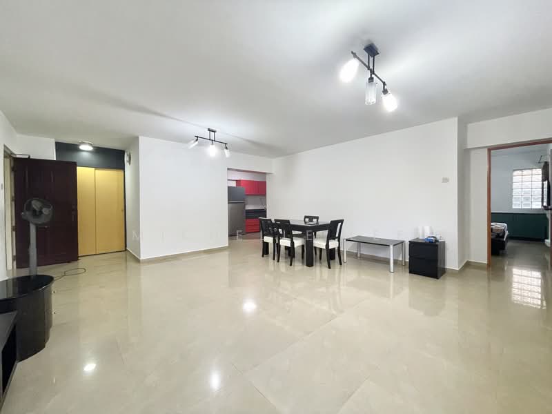 684C Choa Chu Kang Crescent, 684C Choa Chu Kang Crescent, 3 Bedrooms, 1,184 sqft, HDB Flat For Sale, by Michelle Lee, 500241784 - Living Room - PropertyGuru.com.sg