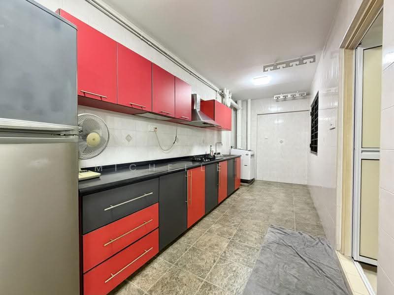 684C Choa Chu Kang Crescent, 684C Choa Chu Kang Crescent, Dairy Farm / Bukit Panjang / Choa Chu Kang, 3 Bedrooms, 1,184 sqft, HDB Flat For Sale, by Michelle Lee, 500241784 - Kitchen - PropertyGuru.com.sg