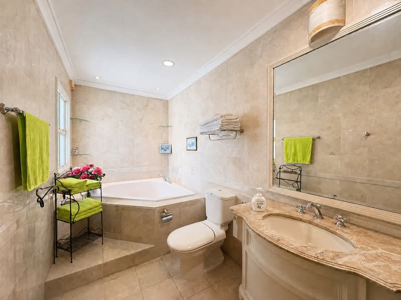 Holland Grove, 88 Holland Grove View, 4 Bedrooms, 3,730 sqft, Semi-Detached House For Sale, by Irene Tan, 500241785 - Bathroom - PropertyGuru.com.sg