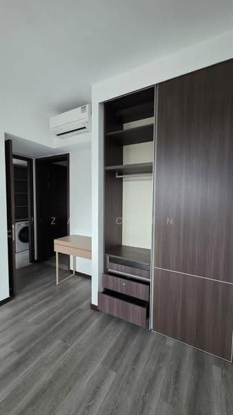 Pasir Ris 8, 14 Pasir Ris Drive 8, Pasir Ris / Tampines, 2 Bedrooms, 710 sqft, Apartment For Sale, by Zac Chen, 500241789 - Master Bedroom Ensuite Bath Entrance - PropertyGuru.com.sg