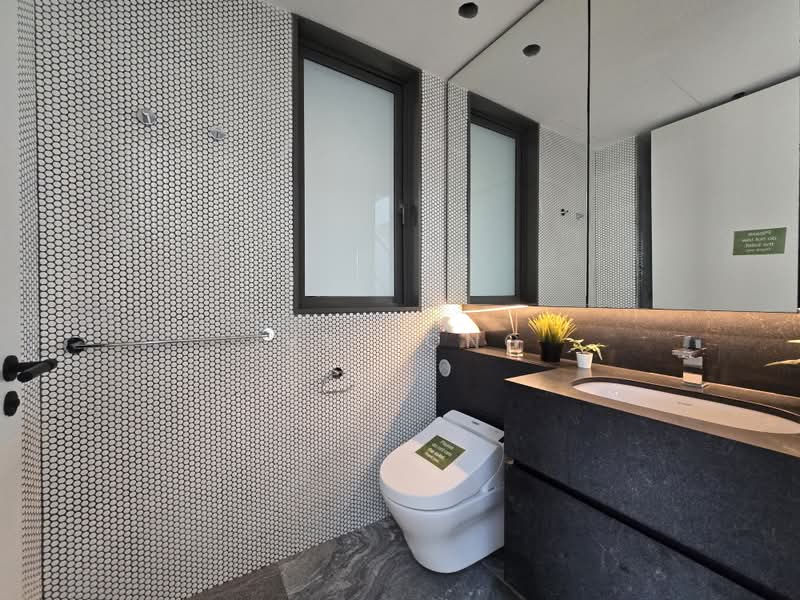 10 Evelyn, 10 Evelyn Road, Newton / Novena, 3 Bedrooms, 1,410 sqft, Condominium For Sale, by Ivy Yong, 500241802 - Bathroom - PropertyGuru.com.sg