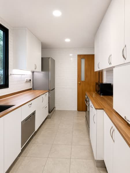 Thomson 800, 798 Thomson Road, 3 Bedrooms, 1,745 sqft, Condominium For Sale, by Derrick Tee, 500241823 - Kitchen - PropertyGuru.com.sg