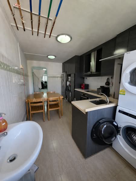 540 Bedok North Street 3, 540 Bedok North Street 3, 2 Bedrooms, 732 sqft, HDB Flat For Sale, by Sabrina Lau, 500241833 - Kitchen - PropertyGuru.com.sg