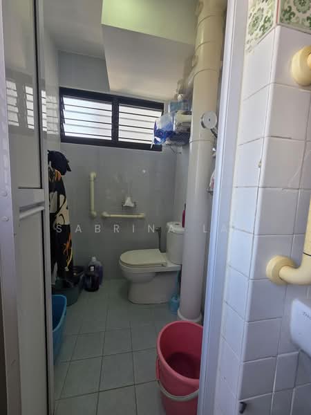540 Bedok North Street 3, 540 Bedok North Street 3, 2 Bedrooms, 732 sqft, HDB Flat For Sale, by Sabrina Lau, 500241833 - Bathroom - PropertyGuru.com.sg