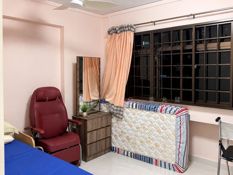 193 Bukit Batok West Avenue 6, 193 Bukit Batok West Avenue 6, Room Rental, 300 sqft, HDB Flat For Rent, by Javier Ng 黄允健, 500241848 - Bedroom - PropertyGuru.com.sg