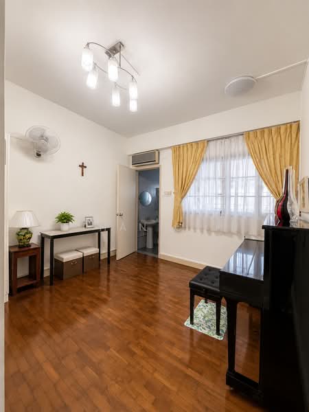 CORNER TERRACE | FREEHOLD | AT EAST COAST, , 6 Bedrooms, 3,600 sqft, Corner Terrace For Sale, by Ethan Chin, 500241850 - Living Room - PropertyGuru.com.sg