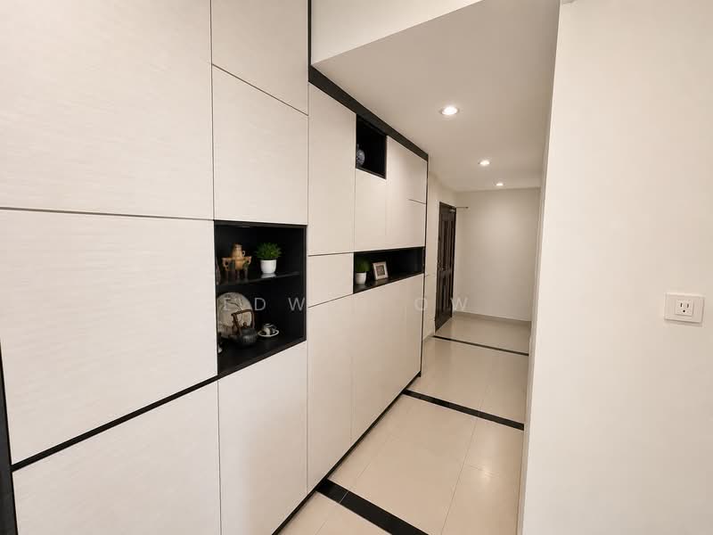 Grand Chateau, 2 Jalan Rajawali, 3 Bedrooms, 1,238 sqft, Condominium For Sale, by Edwin Ow, 500241887 - Corridor - PropertyGuru.com.sg