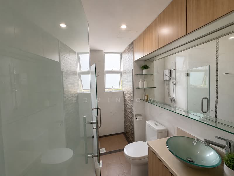 Grand Chateau, 2 Jalan Rajawali, 3 Bedrooms, 1,238 sqft, Condominium For Sale, by Edwin Ow, 500241887 - Bathroom - PropertyGuru.com.sg