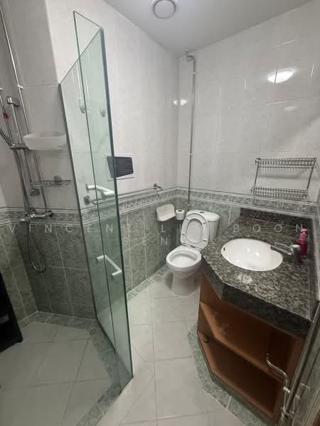 Chwee Chian View, Chwee Chian View, Room Rental, 100 sqft, Terraced House For Rent, by Vincent Lim Boon Seng, 500241937 - Bathroom - PropertyGuru.com.sg