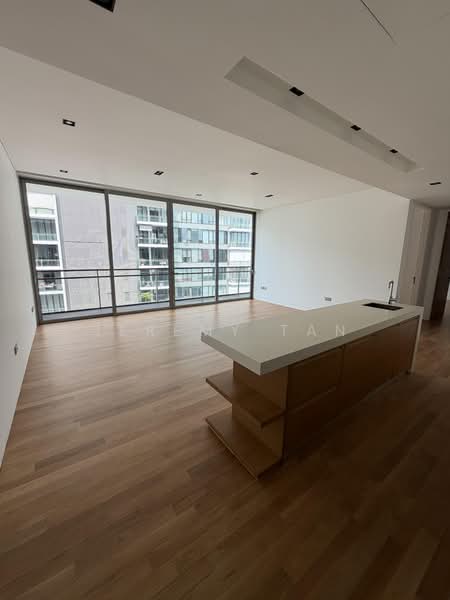 Hilltops, 99 Cairnhill Circle, Orchard / River Valley, 2 Bedrooms, 1,249 sqft, Condominium For Rent, by Jeremy Tan, 500241961 - Living Room - PropertyGuru.com.sg