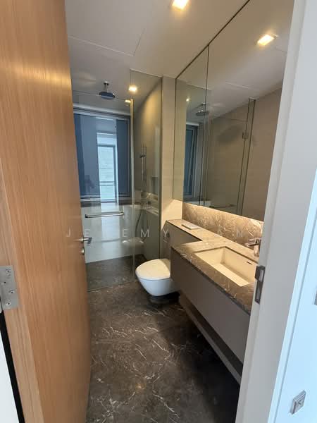 Hilltops, 99 Cairnhill Circle, Orchard / River Valley, 2 Bedrooms, 1,249 sqft, Condominium For Rent, by Jeremy Tan, 500241961 - Bathroom - PropertyGuru.com.sg