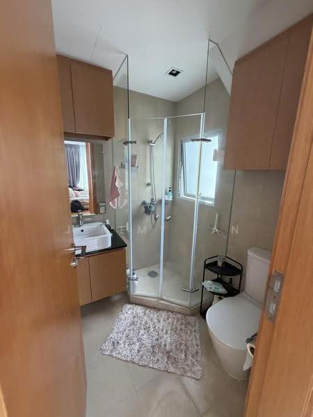 Vida, 5 Peck Hay Road, Orchard / River Valley, 2 Bedrooms, 1,227 sqft, Condominium For Rent, by Jeremy Tan, 500241965 - Bathroom - PropertyGuru.com.sg
