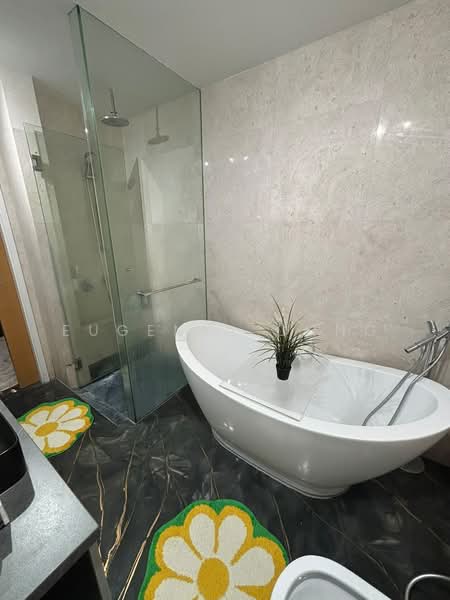 The Woods, Westwood Avenue, 5 Bedrooms, 3,200 sqft, Semi-Detached House For Rent, by Eugenia Chng, 500241966 - Bathroom - PropertyGuru.com.sg