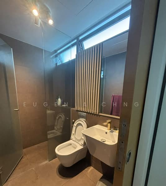 The Woods, Westwood Avenue, 5 Bedrooms, 3,200 sqft, Semi-Detached House For Rent, by Eugenia Chng, 500241966 - Bathroom - PropertyGuru.com.sg