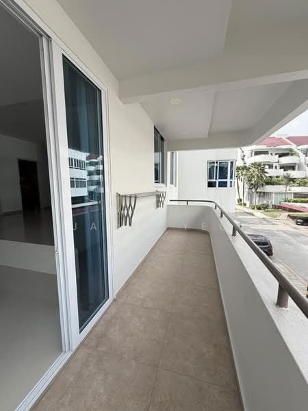 The Windsor, 3A Ontario Avenue, 3 Bedrooms, 1,346 sqft, Condominium For Rent, by James Yeo, 500241969 - Balcony - PropertyGuru.com.sg