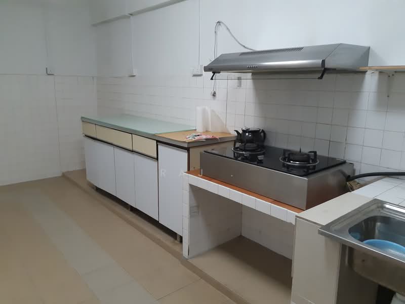 110 Tampines Street 11, 110 Tampines Street 11, 2 Bedrooms, 735 sqft, HDB Flat For Rent, by Raj ., 500241972 - Kitchen - PropertyGuru.com.sg