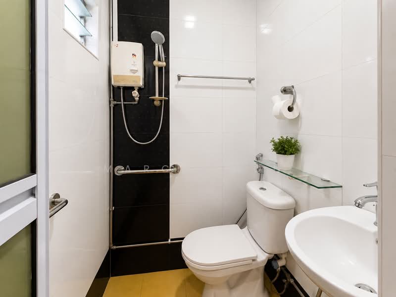 Kovan road, , 5 Bedrooms, 3,000 sqft, Terraced House For Sale, by Marcus Goh, 500241977 - Bathroom - PropertyGuru.com.sg