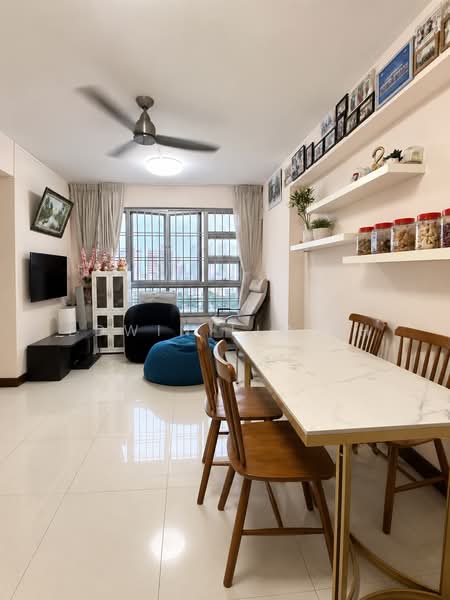 116B Jalan Tenteram, 116B Jalan Tenteram, 2 Bedrooms, 721 sqft, HDB Flat For Sale, by Edwin Lim YH, 500241985 - Living Room - PropertyGuru.com.sg
