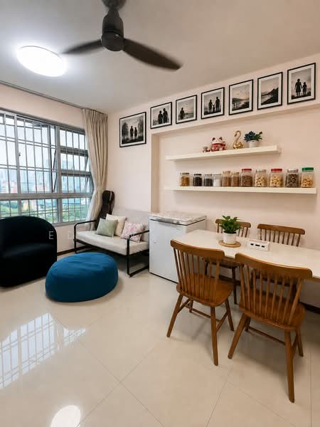 116B Jalan Tenteram, 116B Jalan Tenteram, 2 Bedrooms, 721 sqft, HDB Flat For Sale, by Edwin Lim YH, 500241985 - Living Room - PropertyGuru.com.sg