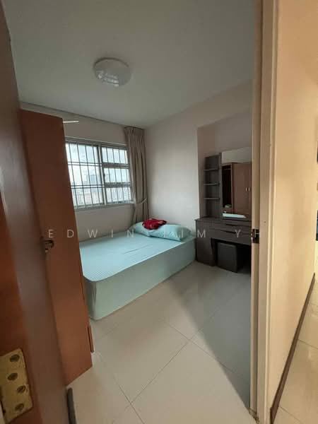 116B Jalan Tenteram, 116B Jalan Tenteram, 2 Bedrooms, 721 sqft, HDB Flat For Sale, by Edwin Lim YH, 500241985 - Bedroom - PropertyGuru.com.sg