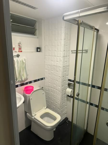 Ivory Heights, 117 Jurong East Street 13, 3 Bedrooms, 1,668 sqft, Condominium For Sale, by Juriah Bte Shahri (Julia), 500241988 - Bathroom - PropertyGuru.com.sg