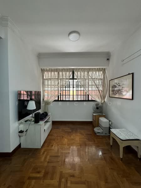 3 MIN DRIVE KOVAN MRT , 999 Year corner terrace W LIFT ! Granny room, , 6 Bedrooms, 4,000 sqft, Terraced House For Sale, by Frederick Koh, 500242000 - Living Room - PropertyGuru.com.sg