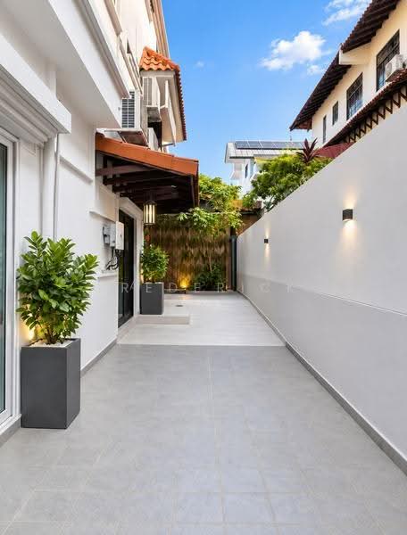3 MIN DRIVE KOVAN MRT, 999 Year corner terrace W LIFT ! Granny room, Hougang / Punggol / Sengkang, 6 Bedrooms, 4,000 sqft, Terraced House For Sale, by Frederick Koh, 500242000 - Exterior - PropertyGuru.com.sg